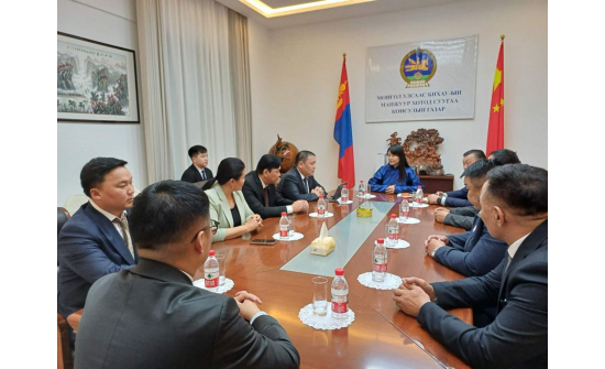 Дорнод аймгийн Засаг дарга Ш.Ёл болон албаны бусад хүмүүсийг хүлээн авч уулзлаа